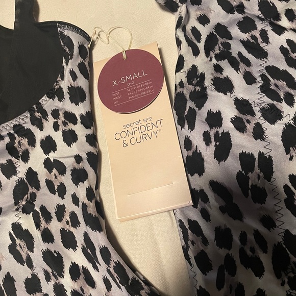 Victoria’s Secret Set - Picture 3 of 4